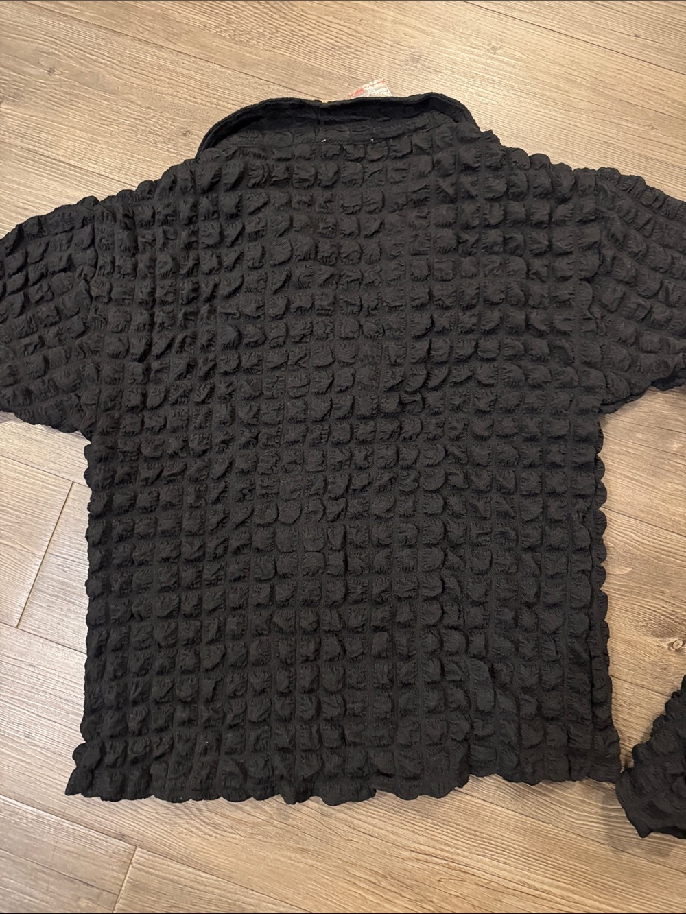🆕 new in Black Lightweight Textured Two-Piece Top and Short Set. L. NWT!🔥 - Picture 4 of 6